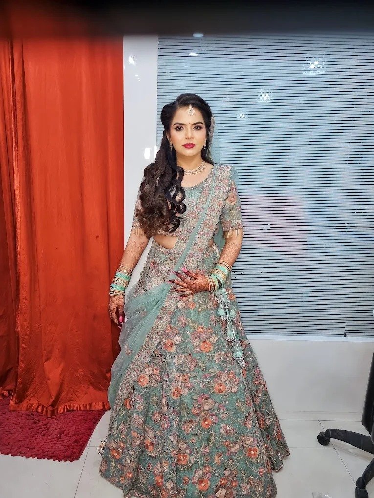 Beauty Salon Service